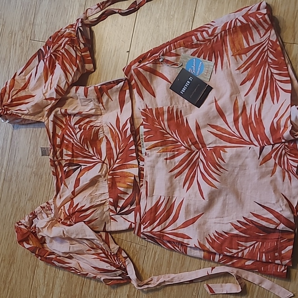 Super Cute**Summer Set With 2 Pair Of Pants M & L - image 7